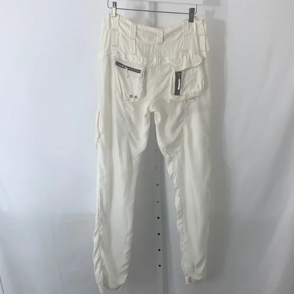 Johnny Was Pete & Greta Cargo Pants. - Picture 7 of 11